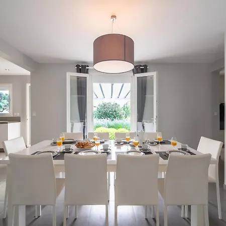 Villa Luxurious In Geni S De Fontedit With Heated Pool Saint-Genies-de-Fontedit