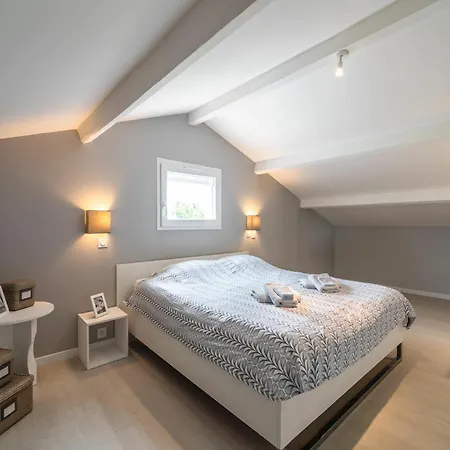Luxurious In Geni S De Fontedit With Heated Pool