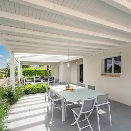 Villa Luxurious In Geni S De Fontedit With Heated Pool
