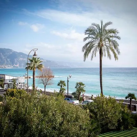 Luxurious In Genies De Fontedit With Heated Pool * Saint-Genies-de-Fontedit