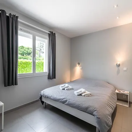 Vila Luxurious In Genies De Fontedit With Heated Pool