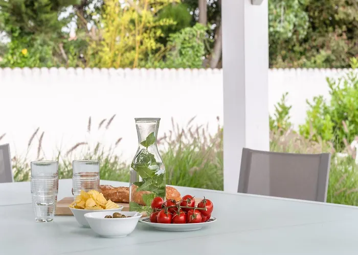 Luxurious In Genies De Fontedit With Heated Pool * Saint-Genies-de-Fontedit