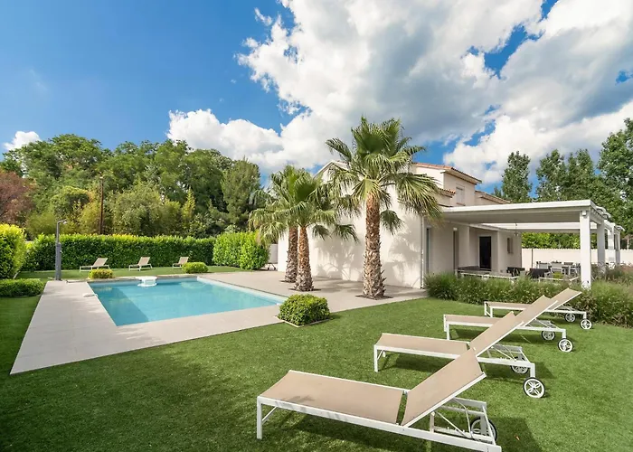 Luxurious In Genies De Fontedit With Heated Pool Saint-Genies-de-Fontedit